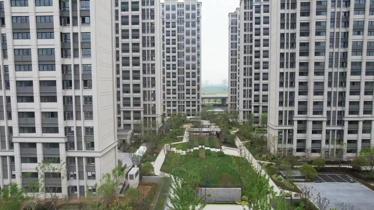 交通便当、、、配套齐全，，，824套包管房即将交付！！