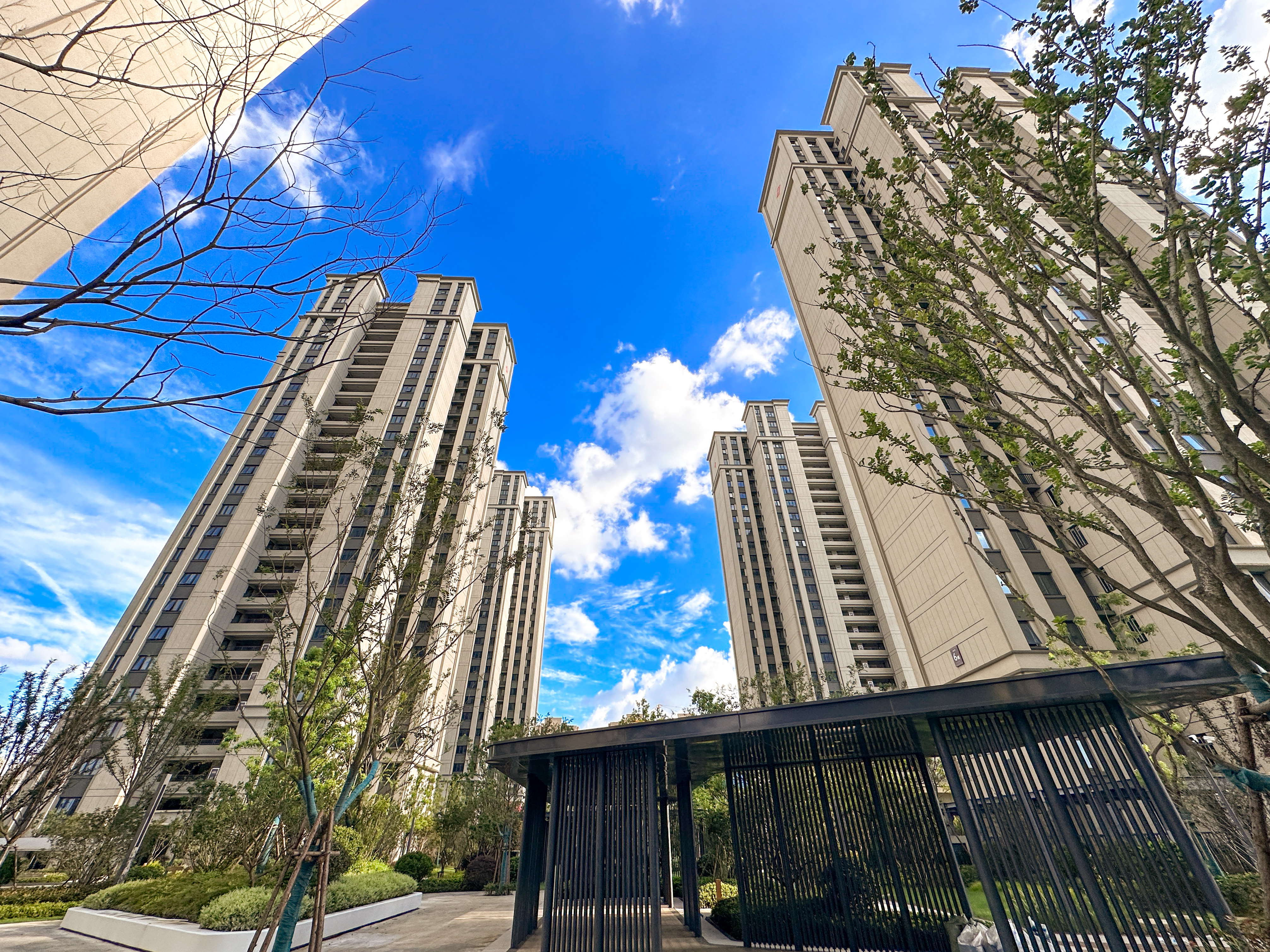 台风过境，，这一大波民生项目be like（图说包管房）